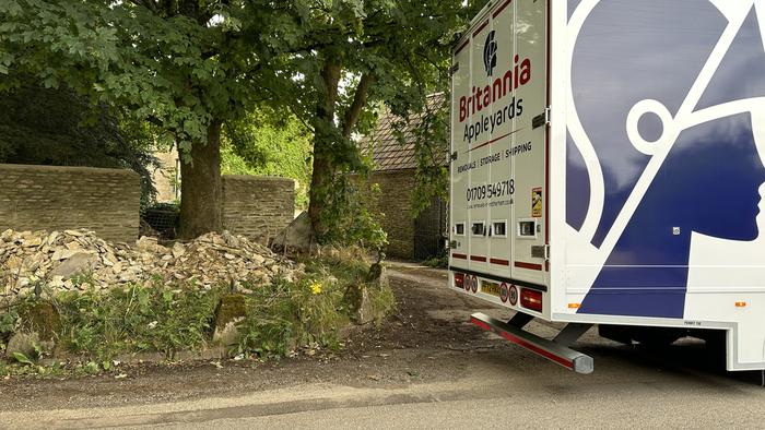 Nice dry day for Moving home